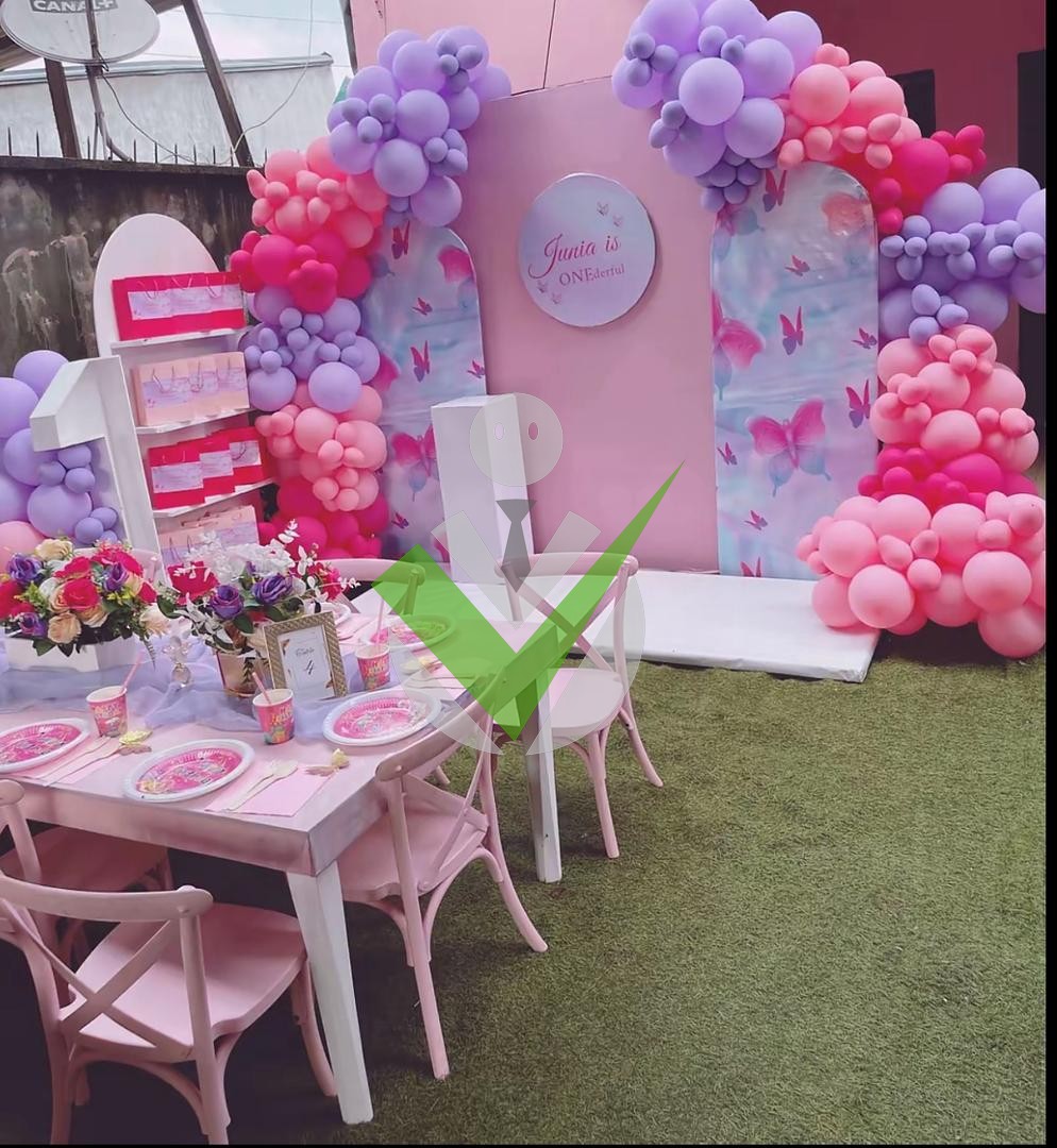 Dillys' Touch Decor