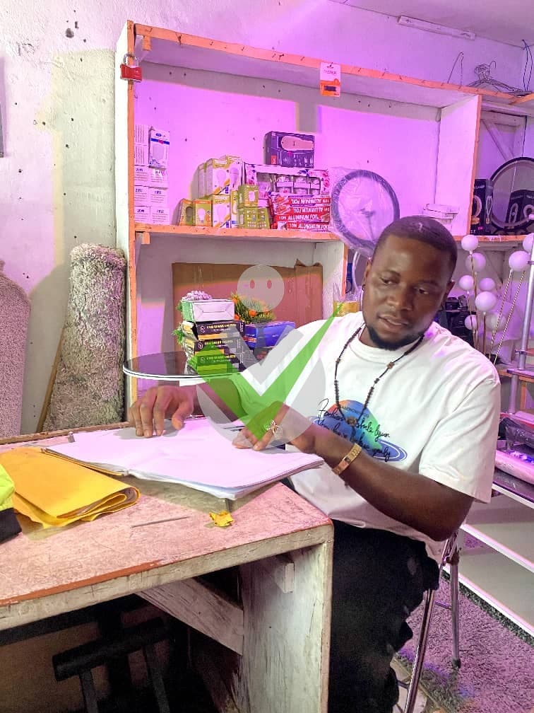Etoh Denis Aza