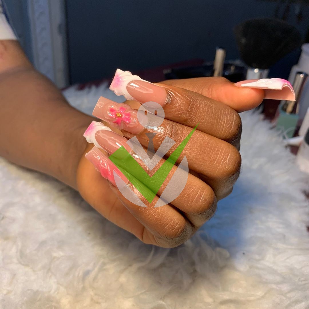 Brandy Nail & Arts