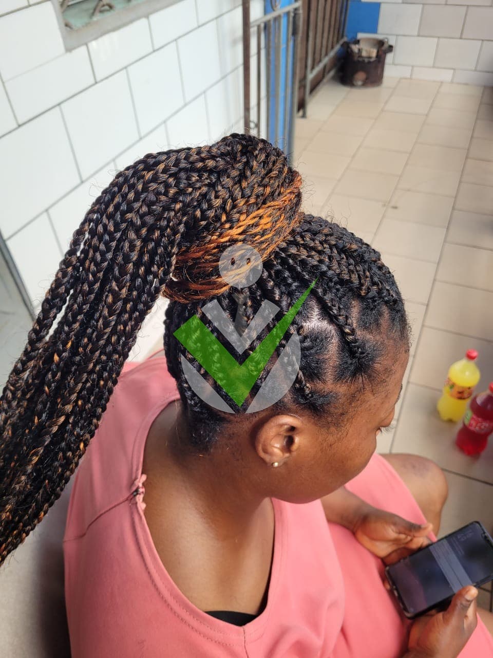 Flora Nsawir
