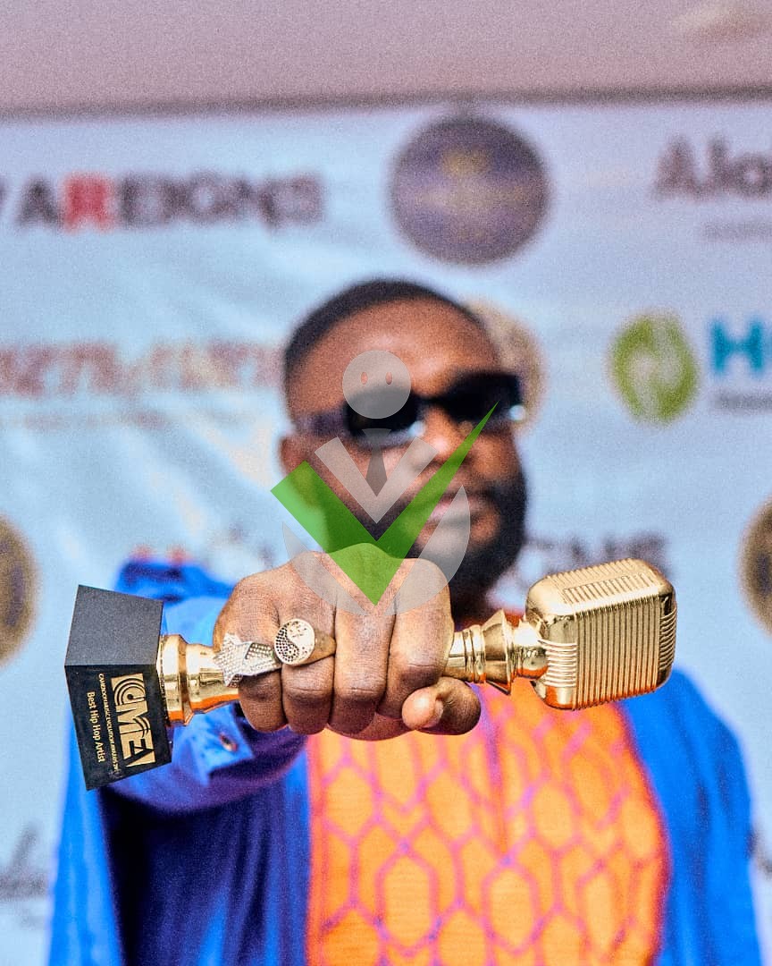 Skiezy Ayenkea